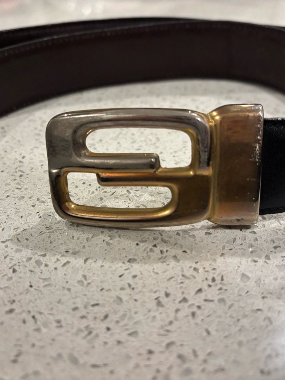 Gucci Black Leather Men's Belt with Gold Buckle - Picture 3 of 7